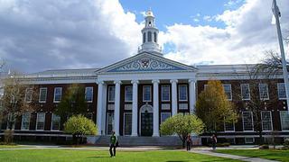 Guía para aplicar a un MBA en Harvard (u otra escuela prestigiosa)