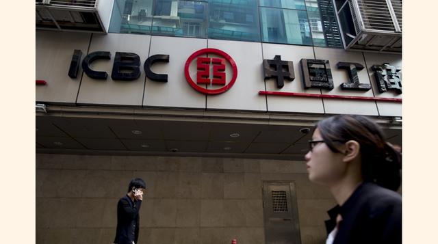 El banco ICBC de China es el primero en la lista. Tiene ventas por US$ 148,000 millones y su valor comercial se calcula en US$ 215,000 millones. (Foto: Bloomberg)