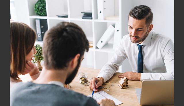 FOTO 6 | 3. El prospecto no confía en ti.  Durante la interacción de ventas, asegúrate de demostrar el valor de tu producto antes de pedir que se cierre la venta. El prospecto desea saber que tienes la experiencia, la capacidad, el conocimiento y los recursos adecuados. Relata otros casos para demostrar la habilidad de tu empresa para generar los beneficios que promete. Deben ser historias que hablen de la confianza que trasmites a tus clientes cuando les resuelves, satisfactoriamente, cualquier problema en el proceso de venta. (Foto: Freepik)