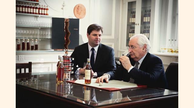 Este año el actual maestro mezclador Yann Filloux hará entrega de la llave de las bodegas a su nieto Renaud Fillioux de Gironde, quien será el próximo maestro mezclador de Hennessy. (Foto: Megaricos)