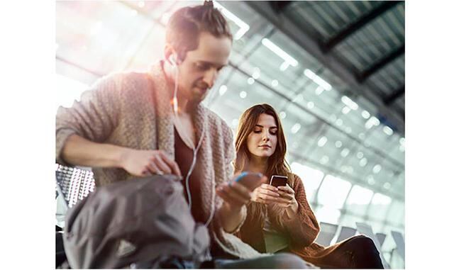 Instantaneidad. En un mundo conectado las 24 horas del día y en el que el público aspira siempre a participar en todo, se impone una nueva modalidad de hacer marketing en redes: el Social Life Streaming. “Es una categoría nueva. Su ventaja es que puedes e