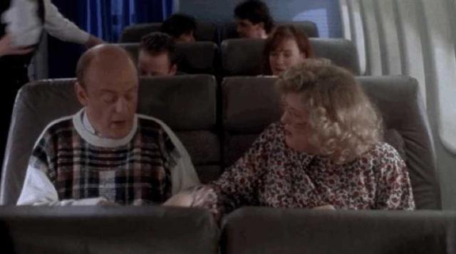 9. Para comprar pasajes de avión tenías que llamar por teléfono o ir a una de esas oficinas llamadas “agencias de viaje”. (Foto: Columbia Pictures)