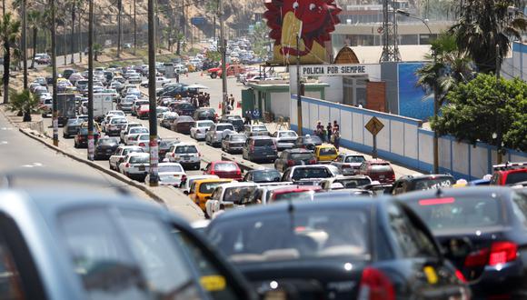 3. Saltarse el tráfico caótico. El caótico tráfico de la capital se vislumbra como la principal amenaza para unos Juegos Panamericanos.&nbsp;(Foto: Andina)
