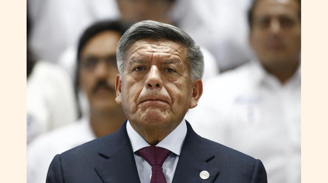 El reciente ex candidato presidencial César Acuña Peralta de Solidaridad Nacional fue el de más alta votación por ese partido el año 2000. Sin embargo, también es considerado uno de los tránsfugas de entonces.