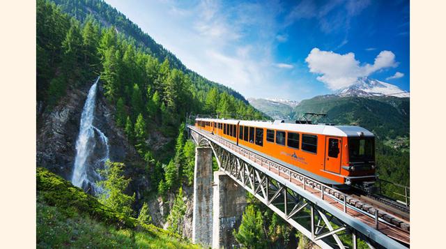 Gornergrat en Zermatt es el primer tren eléctrico de cremallera de Suiza y el más alto de Europa, que tarda media hora en llegar a la cima (3,089 m). (Foto: Corbis)