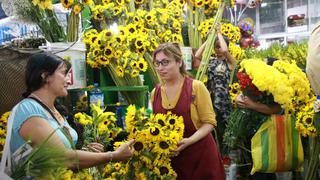 Año Nuevo: así se vive la venta de flores amarillas en el mercado del Rímac 