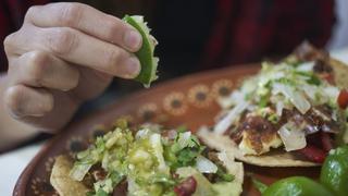 Precios de tacos ceden y dan respiro a consumidores mexicanos