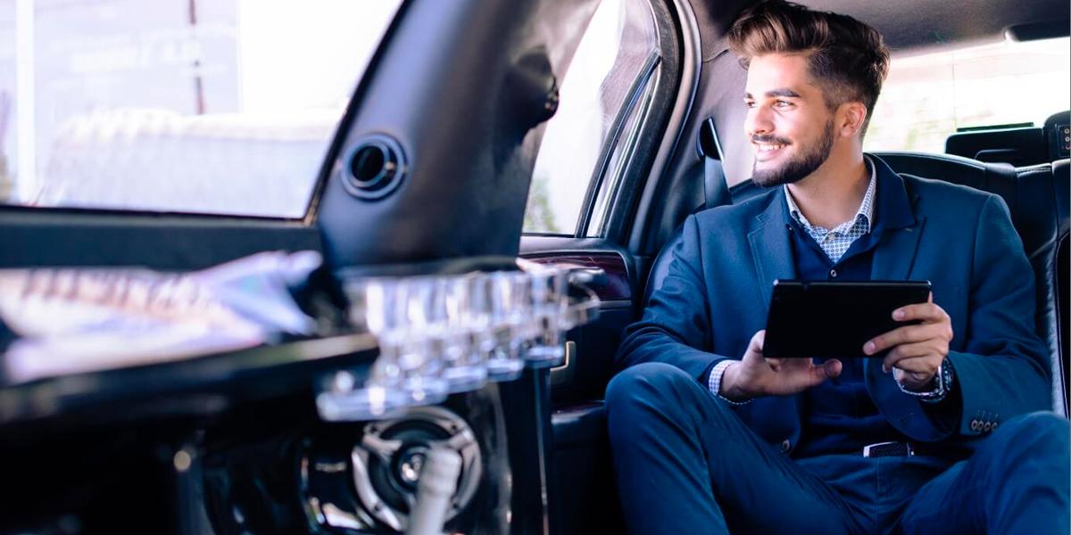 FOTO 1 | 1. Los millonarios hablan de ideas, no de cosas (Foto: iStock)