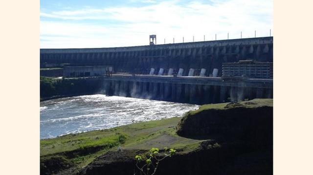 Represa hidroeléctrica de Itaipu, Foz do Iguaçu, Brasil, “Impresionante”