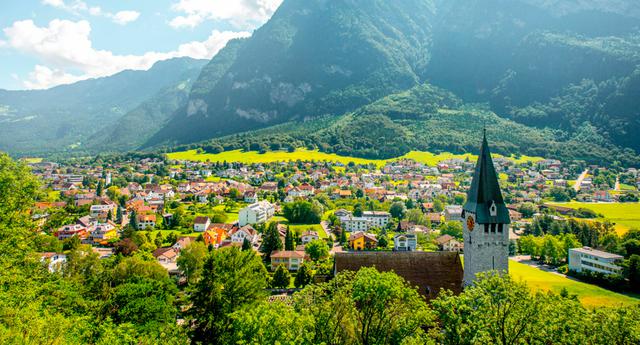 FOTO 13 | 13. Pasaporte de Liechtenstein y Malasia (puedes acceder a 178 países y territorio) (Foto: iStock)