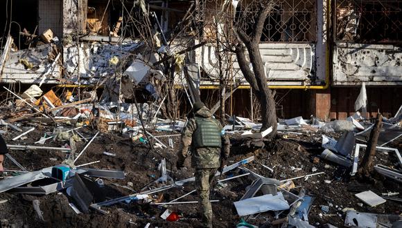 A los seis secuestrados por el ejército ruso podrían sumarse más de una veintena de activistas ucranianos detenidos en la localidad de Volnovaja, en la región oriental de Donetsk, cuyas identidades no han sido confirmadas. (Photo by FADEL SENNA / AFP)