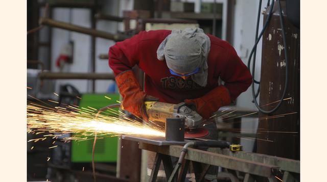 Aumento de mano de obra y crecimiento: un incremento porcentual de 1 punto en la población en edad de trabajar puede traducirse en un aumento del PBI per cápita de hasta 2 puntos porcentuales, señala el informe. (Foto: USI)