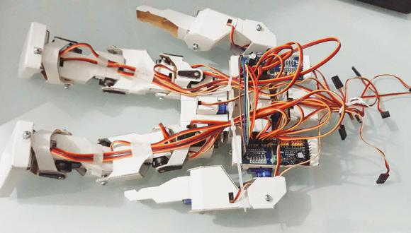 “Yachaq”, un robot fabricado solo con herramientas de escritorio.
