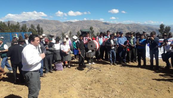 El viceministro Pablo Araníbar inauguró el sistema de riego del sector Canishpampa (Huaraz), que beneficiará a 90 familias.