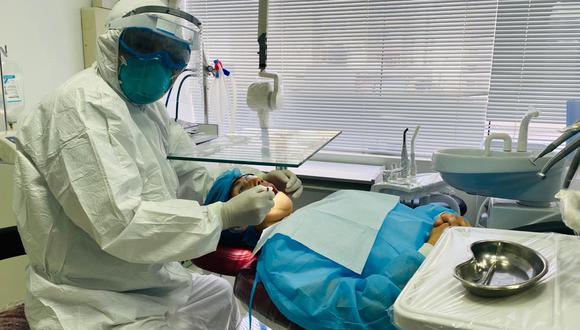 En el mercado local existen hoy unos 45,000 odontólogos, de los cuales cerca del 50% se ubica en Lima.