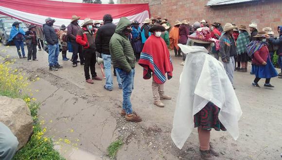 Los pobladores exigen la presencia del presidente Castillo, a quien apoyaron en la última campaña electoral, según afirman. (Foto: Diario Correo)