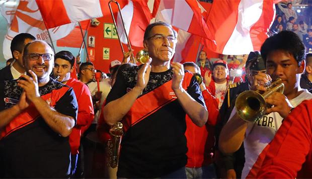 Martín Vizcarra anunció nuevos aumentos salariales para los maestros. (Foto: Agencia Andina)