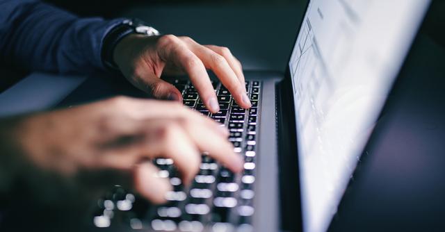 FOTO 10 | 10. Acudir a Internet