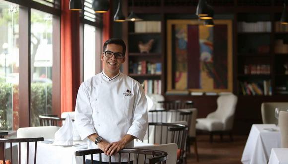 Chef Mariano López en las instalaciones del hotel Double Tree by Hilton. El artista culinario se hizo cargo de los almuerzos para los asistentes a CADE. (Foto: Double Tree by Hilton)