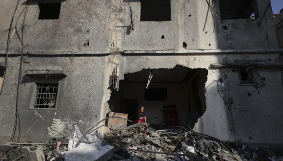 Según el Gobierno de Gaza, controlado por Hamás, unas 560 personas han muerto en ataques a camiones o almacenes de alimentos o en incidentes relacionados con la distribución de ayuda. (Photo by Mahmud HAMS / AFP)