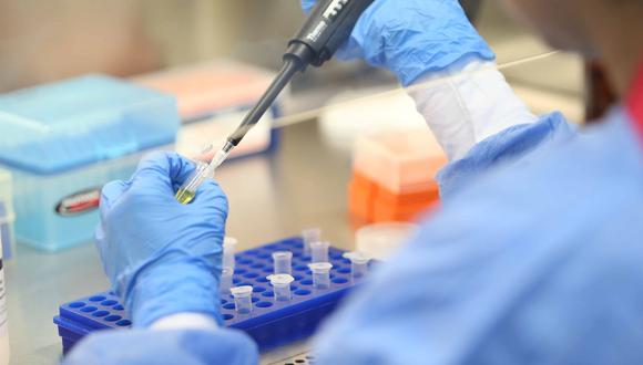 Más de 800 ensayos clínicos están intentando evaluar decenas de posibles tratamientos para el coronavirus, según los datos de la revista médica The Lancet. (Foto: INS / Minsa)