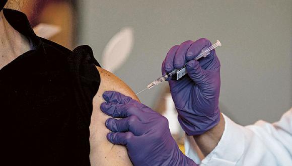 Temor. Solo un 37% de la población apoya que la vacuna sea obligatoria.  (Foto: AFP)