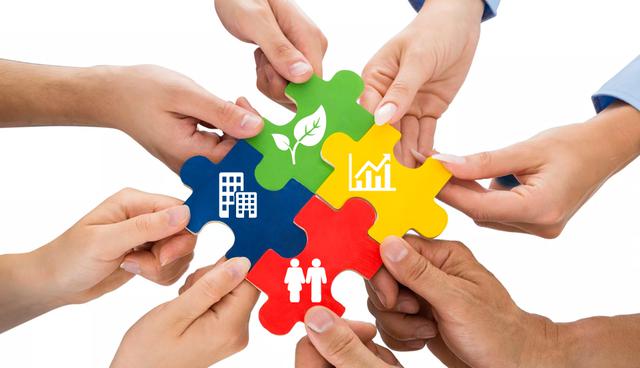 FOTO 5 | 5. Las empresas que no sean socialmente responsables van a sufrir
La responsabilidad social empresarial ha ganado terreno en los últimos años, pero 2018 vio una reivindicación radical del movimiento. A principios de año Larry Fink, CEO de Blackrock, le dijo a sus directivos que su firma tomaría en cuenta la responsabilidad social de las empresas a la hora de decidir si los financiaba o no. Ese mismo mes, Mark Zuckerberg anunció que Facebook ajustaría su algoritmo para darle prioridad a posts de amigos y familia, aunque eso hiciera que los usuarios pasaran menos tiempo en su plataforma.

En 2019 y hacia el futuro, podemos esperar que la responsabilidad social esté en la mesa de las empresas. Y las que no sepan cómo contribuir deberían considerar los esfuerzos de la CSR de la Patagonia. Esta marca de deportes al aire libre tiene un enfoque que incluye de todo, desde voluntariados para sus empleados, proveedores socialmente responsables, becas para iniciativas verdes, etc. (Foto: Freepik)