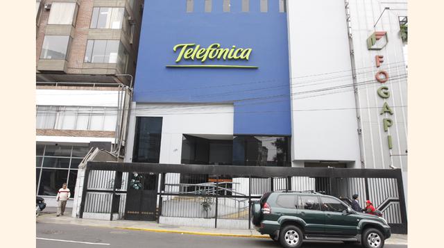 Telefónica del Perú (TdP) le sigue de cerca en el puesto 100 del ranking con ventas por US$ 2,869 millones en el 2015. TdP es la única de las diez mayores empresas del Perú que registró pérdidas en su utilidad dicho año.