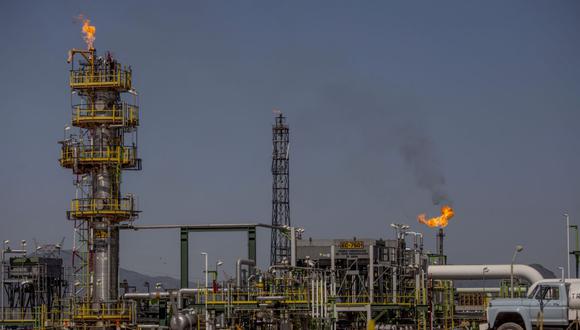 Quema de gas en la Refinería Miguel Hidalgo de PEMEX en Tula, Hidalgo, México. Fotógrafo: Alejandro Cegarra/Bloomberg