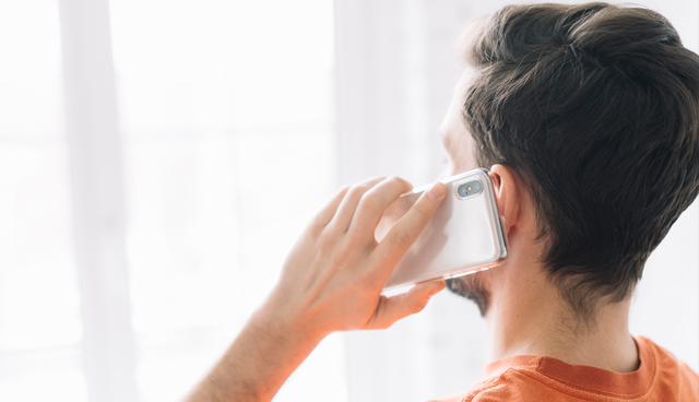 FOTO 6 | Ten en cuenta que tu banco no pedirá claves digitales para validar tu identidad ni envía a recoger tarjetas para reemplazarlas. Desconfía de esas llamadas. (Foto: Freepik)