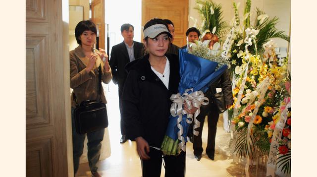 La actriz se inició en la actuación a los 17 años, cuando fue elegida para aparecer como extra en la película Hua Hun, protagonizada por Gong Li. (Foto: Getty)