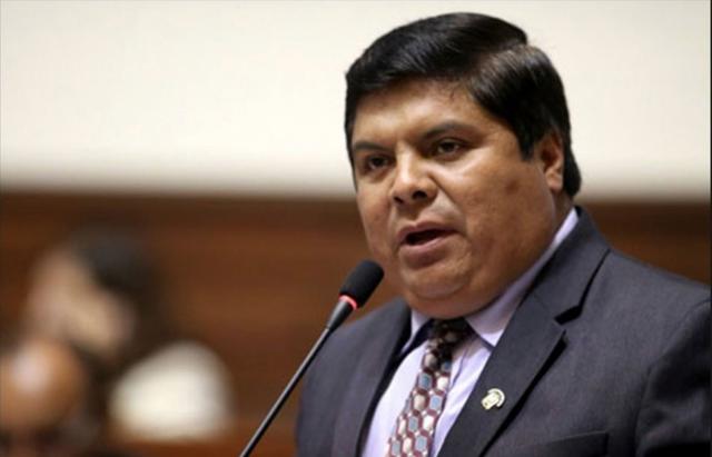 Clayton Galván fue uno de las congresistas que renunció a Fuerza Popular con Kenji Fujimori. (Foto: GEC)