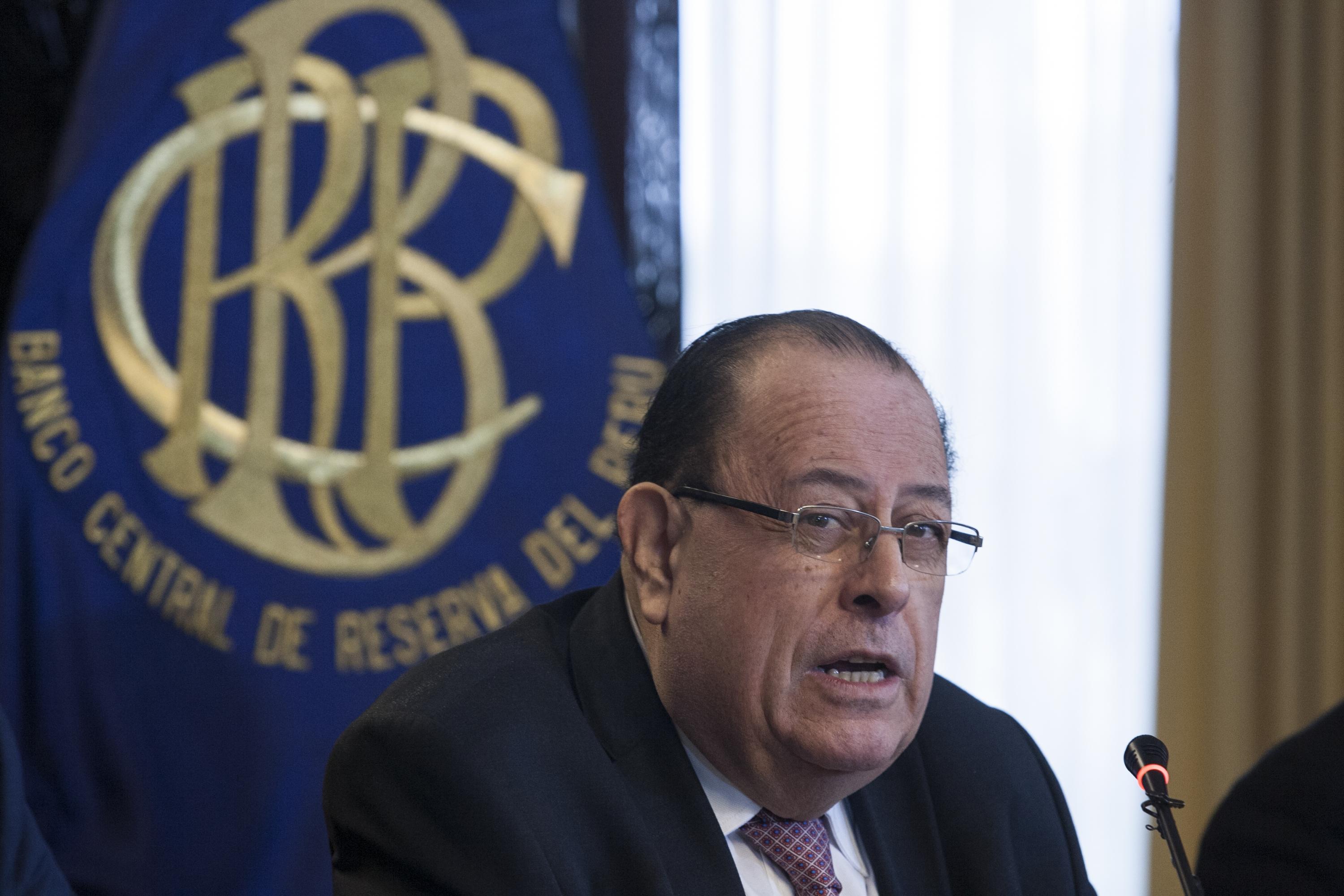 En la víspera, Velarde dijo a la prensa que la corrupción no afectaba a la economía. (Foto: GEC)