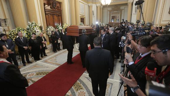 Restos de Hernando Guerra García llegaron al Congreso para un homenaje