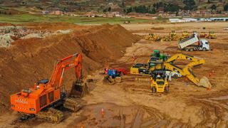 Movimiento de tierras para la construcción del Aeropuerto Chinchero con avance del 40%