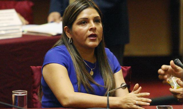 FOTO 8 | 8.- Karina Beteta. Llegó al Congreso por primera vez como accesitaria luego que Alejandro Yovera fuera desaforado del Congreso en 2015. En 2009 fue procesada tras ser vinculada en un caso de lavado de activos procedente del narcotráfico.

Según la procuraduría antidrogas, sus procesos tras ser relacionada con el narcotraficante Luis Egoavil, siguen vigentes.