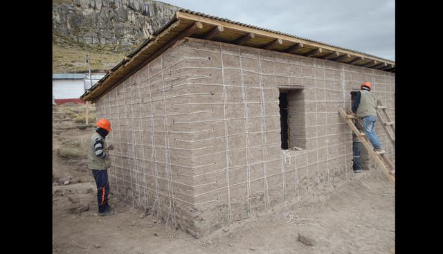 FOTO 7 | CASAS ANTISÍSMICAS Y TÉRMICAS DEL ALTIPLANO. Entre mayo y setiembre las heladas pueden llegar a -25°C en zonas altoandinas, afectando a miles de personas cuyas viviendas de piedra generan una temperatura muy baja al interior.
