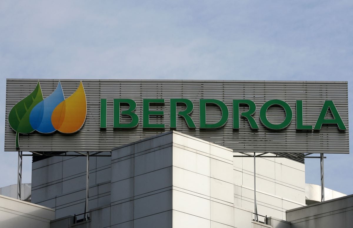 Mexico will buy Iberdrola plants mostly with bank financing