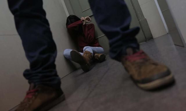 Suecia: Los suecos fueron los primeros en prohibir dar azotes a los niños – no sólo en el colegio, sino en cualquier circunstancia. Muchos países han seguido esta prohibición, estando penado en 30 países. Además, también está prohibido hacer anuncios enfo