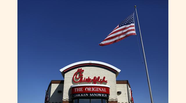Chick-fil-A. Es una de las más populares en EE.UU. pero tampoco opera en el Perú. Sus ventas alcanzaron los US$ 5,800 millones en el 2014.. (Foto: Bloomberg)