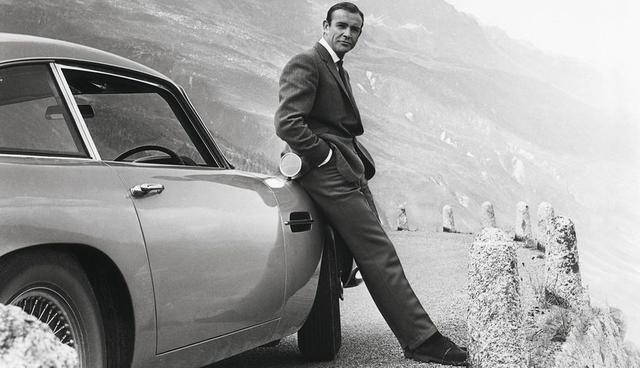 FOTO 1 | Basado en el modelo de 1964 utilizado en la película y conducido en la pantalla grande por el actor Sean Connery, los autos son un trabajo conjunto entre la marca y EON Productions, la compañía detrás de la franquicia de la película Bond, y se construirán en Aston Martin Works, en Newport Pagnell, Inglaterra. Como "ediciones de continuación", se fabricarán y numerarán como si fueran nuevos productos terminados en los años 60. El modelo DB4 GT de la misma era se recreó más recientemente de la misma manera. (Foto: Aston Martin)