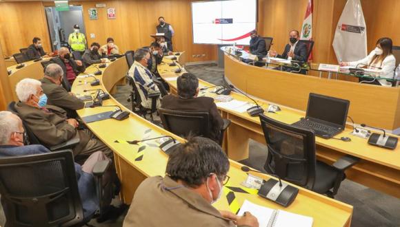 Juan Francisco Silva, se reunió con los representantes de los gremios de transportistas de carga y pasajeros. (Foto: Difusión)