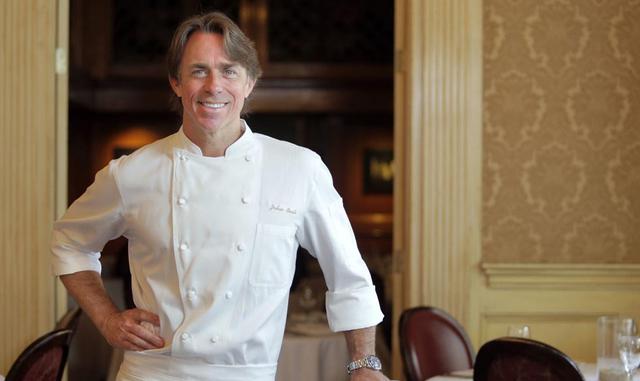 FOTO 11 | Gastronomía: El famoso chef John Besh, que ha cocinado para líderes mundiales y aparecido en programas televisivos, renunció a su compañía el lunes tras denuncias de acoso sexual en sus restaurantes.