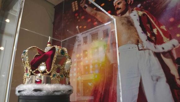 La corona que Freddie Mercury lució en su última gira con Queen (Foto: AP)