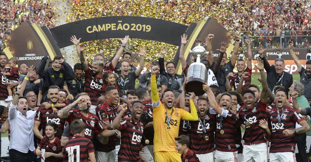 FOTO 8 | En el Estadio Monumental de la capital peruana se dieron cita decenas de miles de aficionados del Flamengo y River Plate en una de las finales más emocionantes de la Libertadores, que se resolvió de manera épica a favor de los brasileños, con dos goles de Gabriel Barbosa 'Gabigol' en los minutos finales. (Foto: AFP)