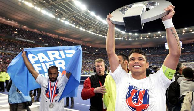 Este portal español también sostiene que el valor más alto en el que estuvo Silva fue más de 41 millones de dólares. Esto sucedió en 2012, luego de pasar del AC Milan al PSG de Francia. (AFP)