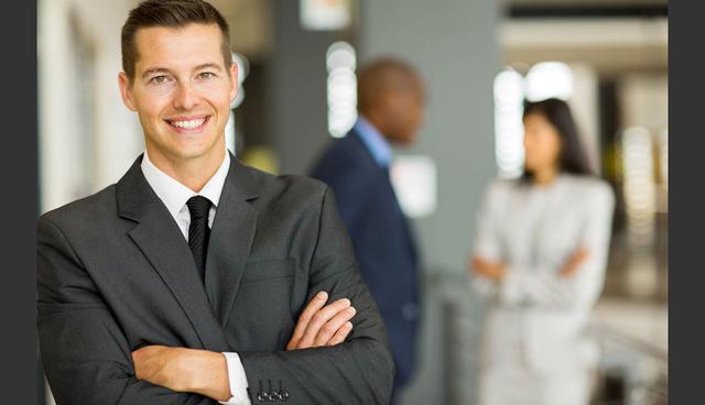 FOTO 14 | 14. Aguantas las cosas. Cuando dejas que la opinión de los demás te consuma, permites que el mundo te detenga.  En lugar de preocuparse por el “qué dirán”, los millonarios saben aguantar las cosas que les dicen y tienen una mente fuerte. 

De hecho, tener una mentalidad resistente es uno de los ingredientes más importantes para ser un emprendedor exitoso ya que te permite soportar la presión y superar los obstáculos. (Foto: planemprendedor)