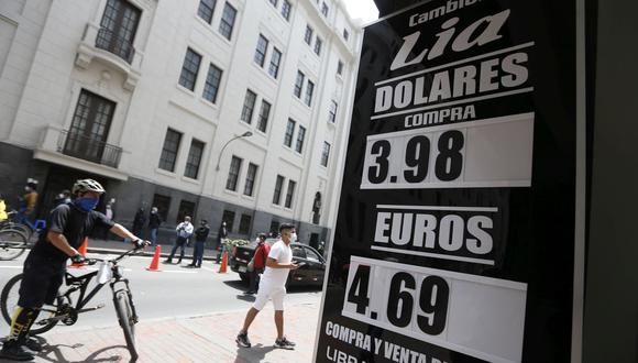 El tipo de cambio terminó su jornada el lunes en S/ 3.832 por dólar, un descenso de 0.23% frente al cierre del viernes en S/ 3.841, de acuerdo a datos del Banco Central de Reserva del Perú (BCR) (Foto: Jorge Cerdán / GEC)