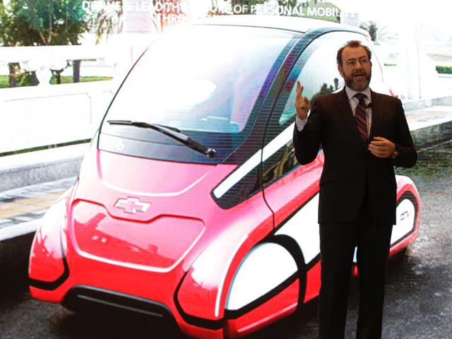 General Motors. General Motors tendrá una flota de vehículos autónomos disponibles para uso de sus empleados a finales del 2016. En la foto se observa un EN-V, el vehículo conceptual de auto-conducción de GM. Según Wired, GM pondrá a prueba prototipos sin