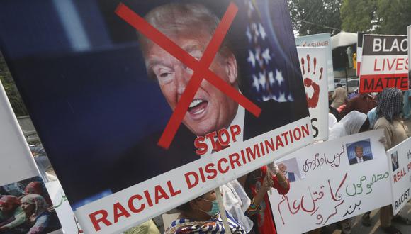 Las protestas contra el racismo en EE.UU. también han estado dirigidas al mandatario de ese país.  (AP Photo/K.M. Chaudhry)